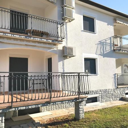 Guesthouse Pejo Porec Exterior photo